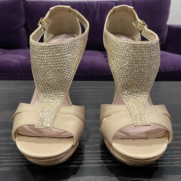 Glam & comfy Glint Vero Cuoio gold platform heels - Picture 2 of 9